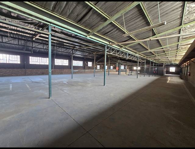 2,743M² WAREHOUSE TO LET IN ANDERBOLT
